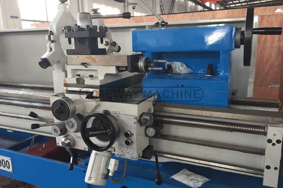 5.5kW Alta velocidad de precisión entrecortamiento cama máquina de torno para necesidades industriales