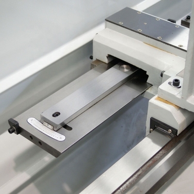 Máquina de torno manual de alta precisión con velocidad de eje 25 2000 rpm