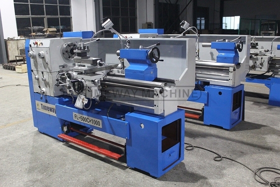 7Potencia del motor del husillo.5kW Torno de metal de trabajo pesado / Torno universal de lecho de brecha 3500 KG Peso