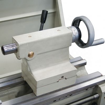 1940X760X1520mm Maquina de tornillo de precisión de espacio de husillo con capacidad de procesamiento media