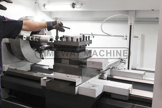 4-Estación de herramienta de post QK-300F CNC Oil Country Torno Perfecto para el giro de hilos de tubería