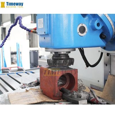 Máquina de fresado universal vertical de 3 ejes BM715 tipo cama de control PLC para industria