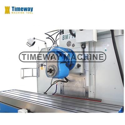 670 mm de recorrido transversal y eje de cama de metal tipo fresadora BM715 para la producción industrial