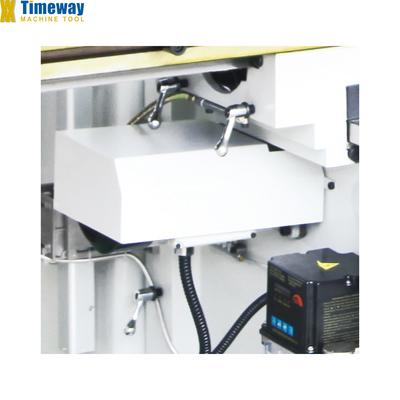 Máquina de fresado de torreta versátil M320-1520x1550x2080mm Tamaño con cabeza de molino giratorio