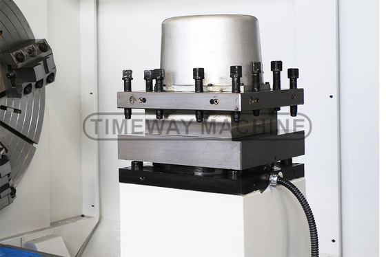 Torno de giro automático horizontal de metal con alta precisión y recorrido en eje X de 700 mm