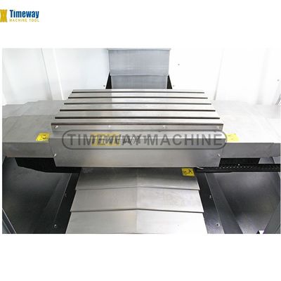 BT-40 Centro de mecanizado vertical de alta rigidez con alta durabilidad