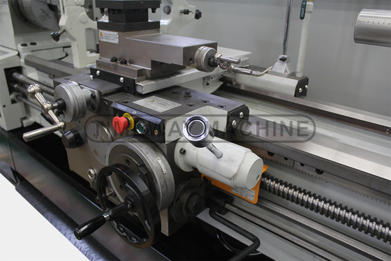 Velocidad del husillo 36-1600 rpm Máquina de tornillo de cama de brecha BL-500C para torneado universal de metales