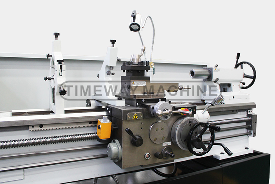 Máquina de torsión de lecho de pequeño espacio de alta precisión BL-500B para piezas de trabajo de hasta 1950 mm