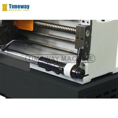 BL-660C máquina de tornillo de metal 36-1600 rpm rango de velocidad del eje 660mm Max.