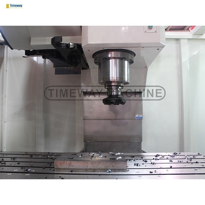 0 6000 r.p.m. Velocidad del husillo Centro de mecanizado vertical CNC con controlador FANUC