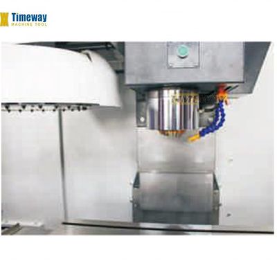 Centro de mecanizado vertical de alta precisión VMC650 con recorrido longitudinal en línea de 650 mm