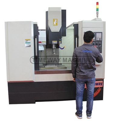 Máquina de fresado CNC VMC650G con tamaño de mesa 1000*420mm Timeway 3 Ejes Vertical hecha