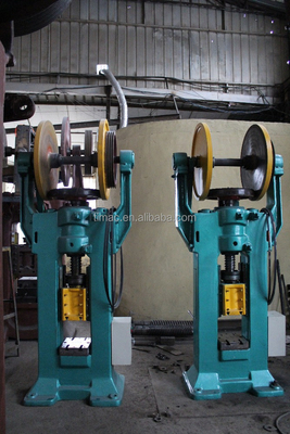 Forja manual de doble disco de 200 mm de deslizamiento de tracto de fricción de tornillo de prensa a 101 * 114 * 2655 mm