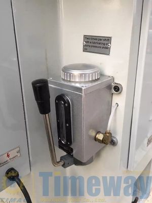 1.5kW de potencia Máquina de rectificación de superficie hidráulica de silla de montar Tipo móvil Peso 850KG