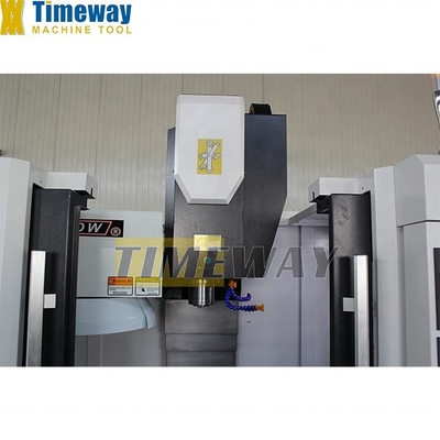 Tamaño de la mesa 900x1800mm VMC1690L Centro CNC de mecanizado vertical con tecnología avanzada