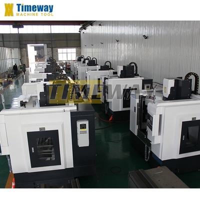 420x800mm Mesa de trabajo Tamaño Vmc650 Centro de mecanizado vertical CNC de 3 ejes para fresado de metales