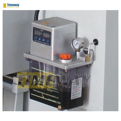 Máquina de rectificación de superficies metálicas con tamaño de mesa 406x1020 y alimentación cruzada de 0,02 rueda de mano