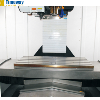 1360x700 Tamaño de la mesa 3-Eje VMC1370 Máquina de centro de mecanizado vertical máquina de fresado CNC