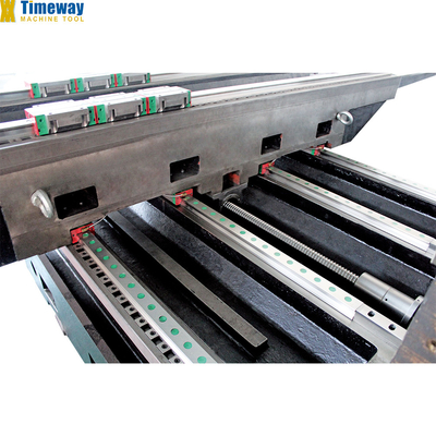 VMC1370L Máquina de fresado vertical CNC con 3 ejes y velocidad de alimentación rápida de 24/24/15 m/min