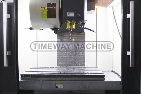 Máquina de fresado CNC vertical VMC1160G con precisión de posicionamiento de alta precisión ± 0,003 mm