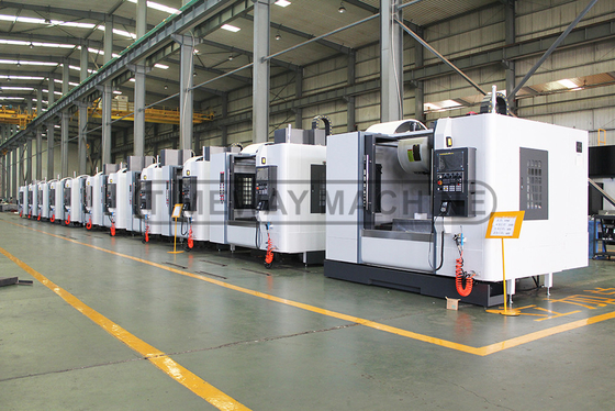 Máquina de fresado vertical CNC de 600 mm VMC1060L con capacidad de 24 cargadores de herramientas