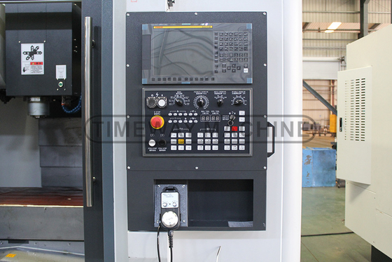 Máquina de fresado vertical CNC de 600 mm VMC1060L con capacidad de 24 cargadores de herramientas