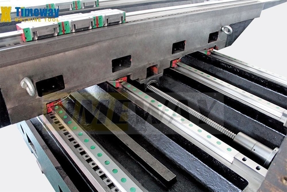 VMC1370L Automático Centro de Máquina Vertical con BT50 ATC 24 Herramientas y 700 mm de viaje de la mesa