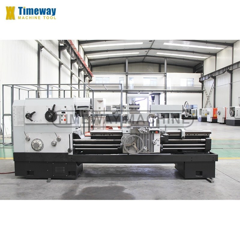 3900 KG Peso 3725x1473x1622 mm Motor caliente Torno de máquina de torneado de metal para el corte de hilos